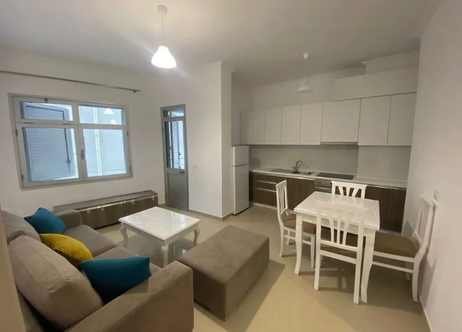 Tirane, jepet me qera apartament 2+1 Kati 3, 100 m² 400 € (shkoze)