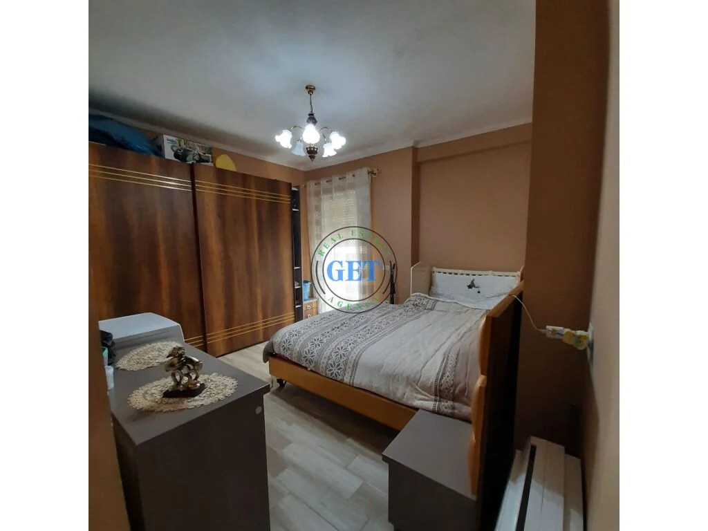 Shitet Apartament 2+1,Qender, Durres
