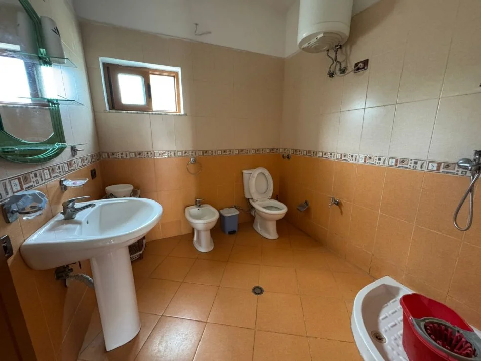 Durres, jepet me qera apartament 1+1+Ballkon Kati 2, 300 € 