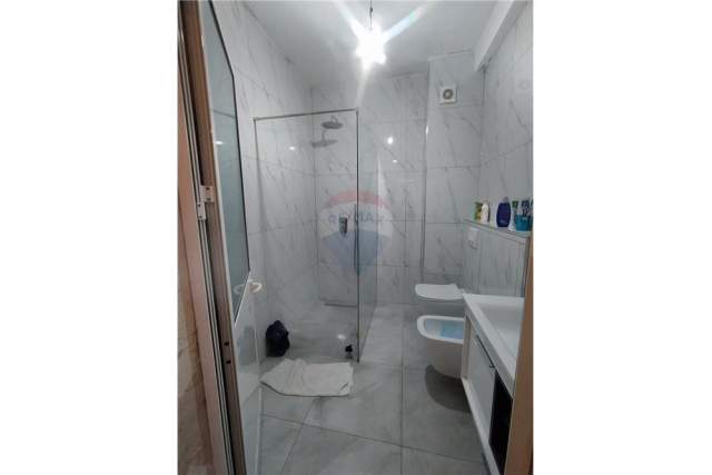 Tirane, shitet apartament 2+1+BLK Kati 5, 89 m² 130.000 Euro (Rruga e Dibres)