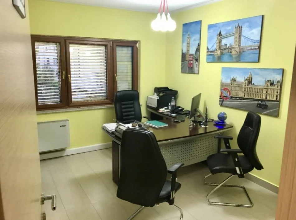 Tirane, shitet apartament 3+1+Aneks+Ballkon Kati 3, 165 m² 495.000 € (Bllok te Chocolatini)