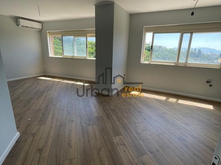 Tirane, shitet apartament 2+1 Kati 4, 124 m² 124.000 € (Fresku)