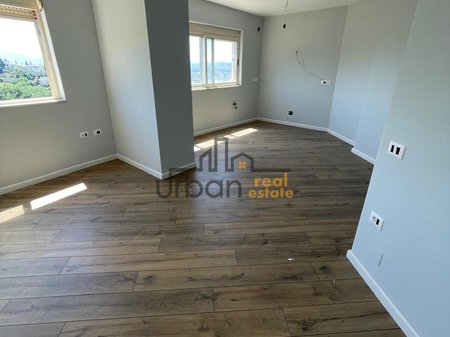 Tirane, shitet apartament 2+1 Kati 4, 124 m² 124.000 € (Fresku)