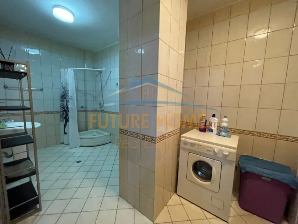 Tirane, jepet me qera apartament 2+1 Kati 11, 116 m² 800 € (Bulevardi Zogu i 1)
