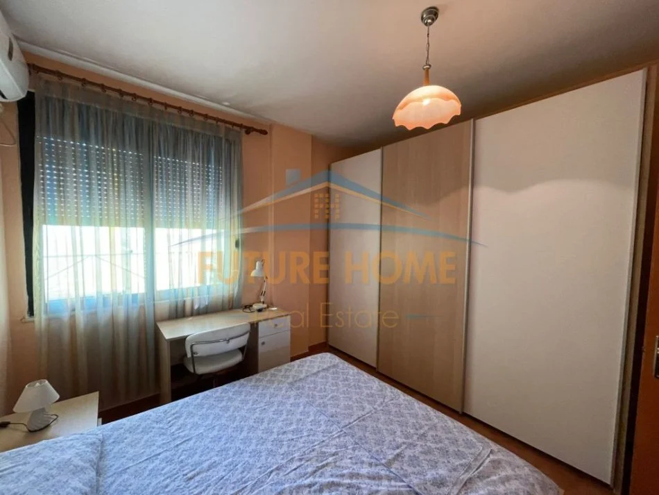 Tirane, jepet me qera apartament 2+1 Kati 11, 116 m² 800 € (Bulevardi Zogu i 1)