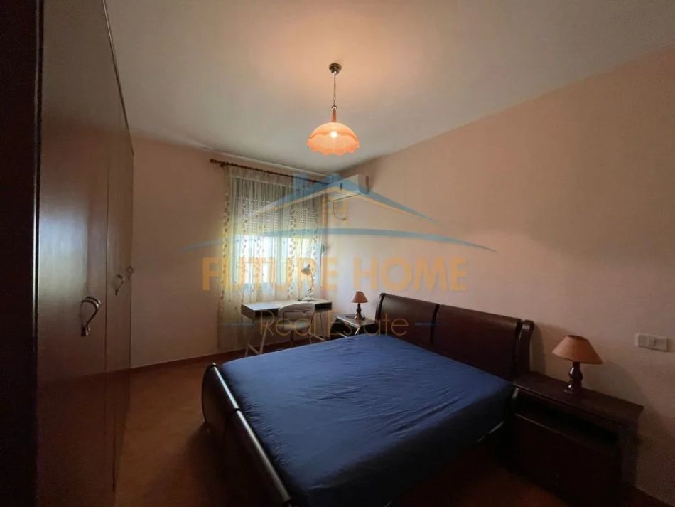 Tirane, jepet me qera apartament 2+1 Kati 11, 116 m² 800 € (Bulevardi Zogu i 1)