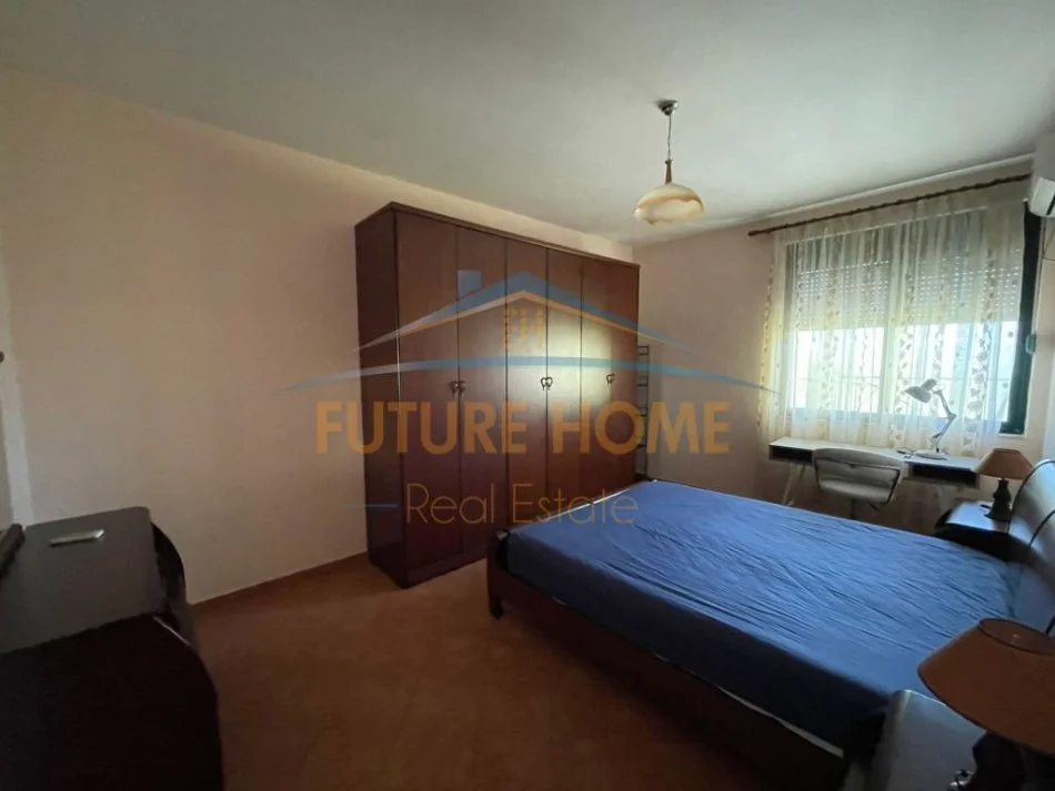 Tirane, jepet me qera apartament 2+1 Kati 11, 116 m² 800 € (Bulevardi Zogu i 1)