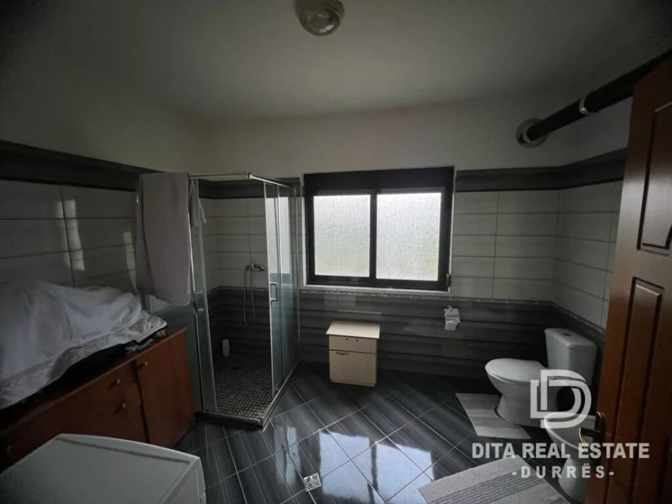 Durres, shitet Vile ne plazh 5+1+Aneks+Ballkon, 250.000 € (Unaza Plazh)