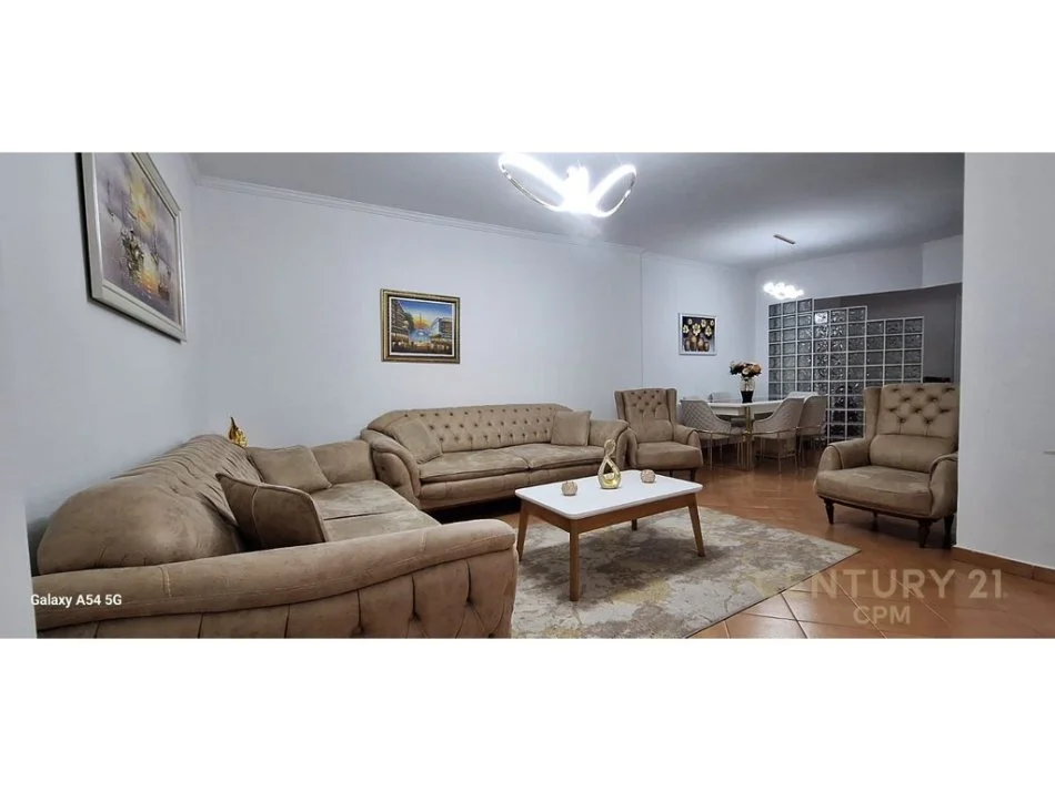 Tirane, shes apartament 2+1 Kati 2, 110 m² 240.000 € (Komuna e Parisit)