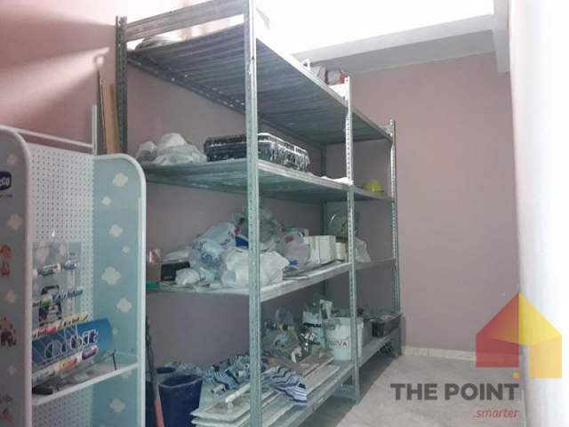 Tirane, shitet dyqan Kati -1, 205 m² 164.000 Euro (Rruga e Kavajes)
