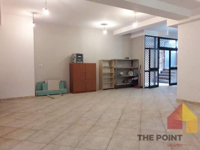 Tirane, shitet dyqan Kati -1, 205 m² 164.000 Euro (Rruga e Kavajes)