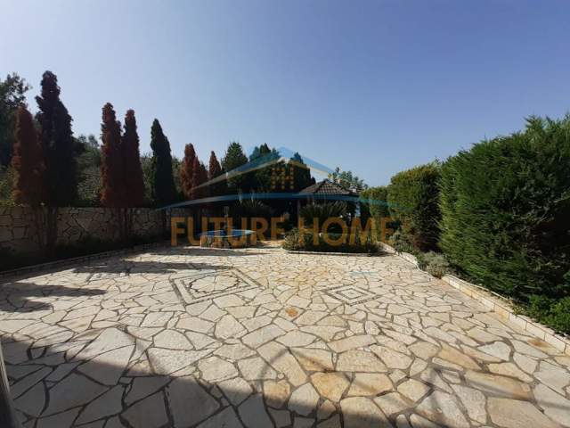 Durres, shitet Vile 2 Katshe Kati 2, 150 m² 170.000 Euro (Koder Plepa)