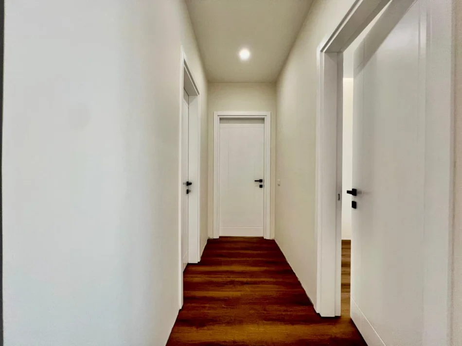 Tirane, shitet apartament 2+1 Kati 3, 118 m² 339.000 € (Liqeni Artificial)