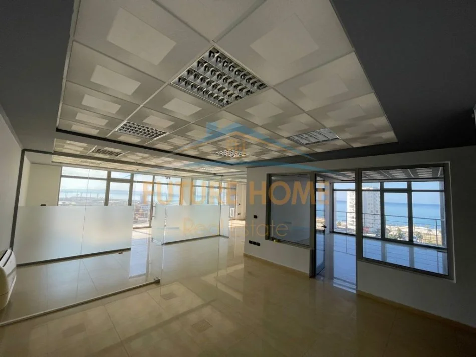 Durres, jepet me qera ambjent biznesi Kati 9, 207 m² 2.000 € (Fly,Vollga)