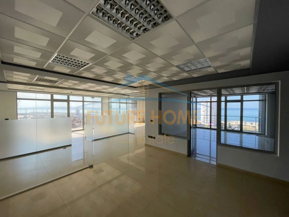 Durres, jepet me qera ambjent biznesi Kati 9, 207 m² 2.000 € (VOLLGA)