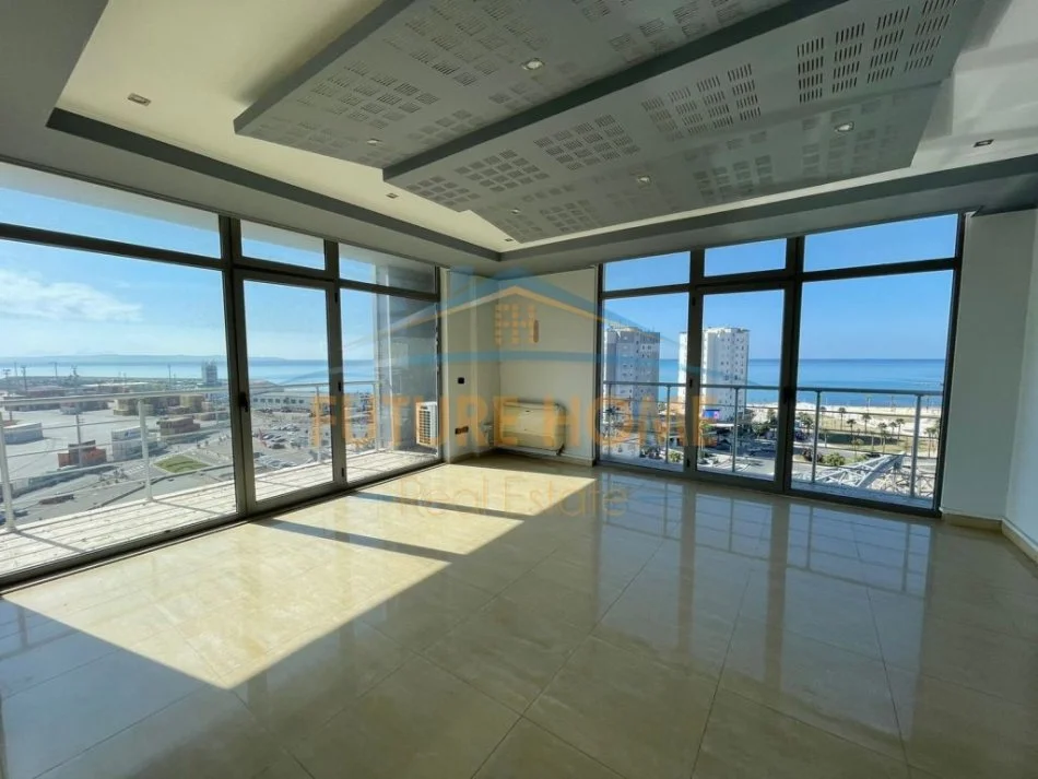 Durres, jepet me qera ambjent biznesi Kati 9, 207 m² 2.000 € (VOLLGA)