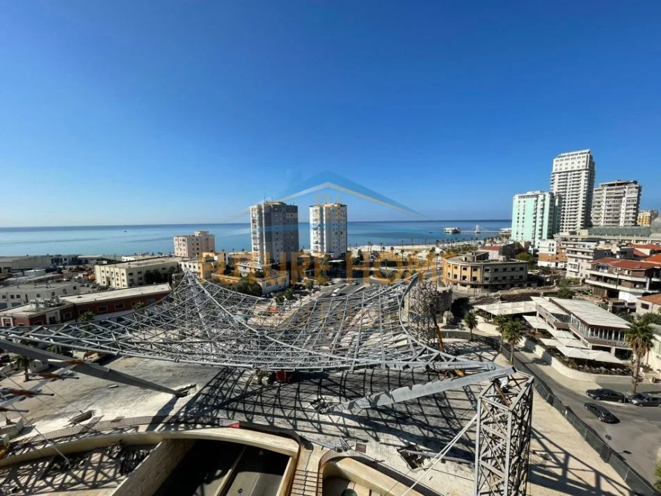 Durres, jepet me qera ambjent biznesi Kati 9, 207 m² 2.000 € (Fly, Durres)