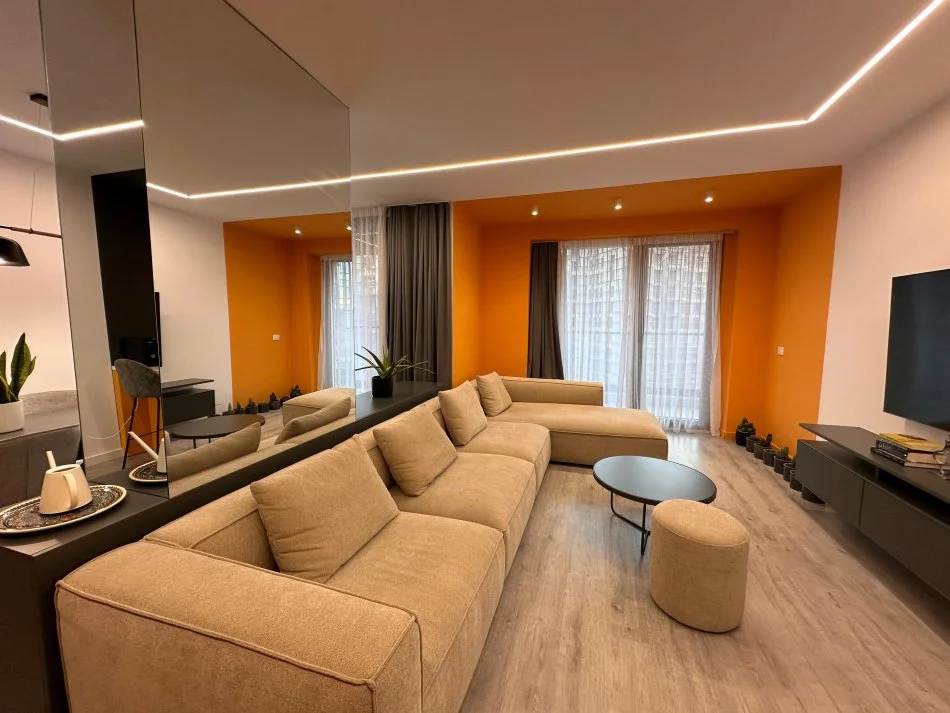Tirane, jepet me qera apartament 2+1 Kati 6, 130 m² 900 € (Turdiu)