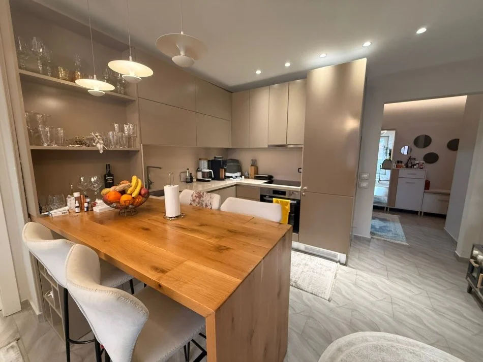 Tirane, shitet apartament 2+1 Kati 5, 103 m² 250.000 € (Myslym Shyri)