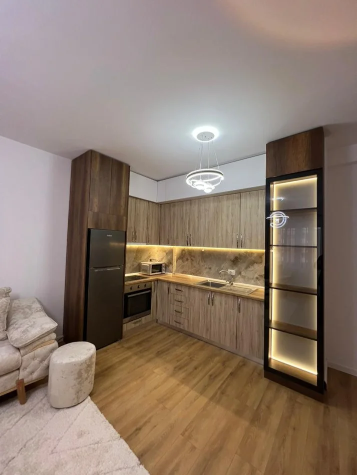 Tirane, shitet apartament 2+1 Kati 8, 94 m² 157.000 € (teodor keko)