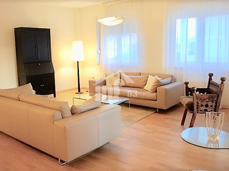 Tirane, jepet me qera apartament 3+1 Kati 3, 164 m² 1.500 € (NË KOMPLEKSIN REZIDENCIAL "TOUCH OF SUN")
