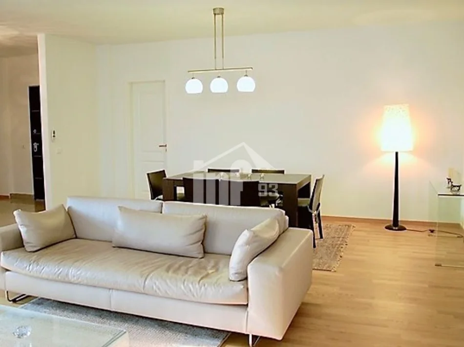 Tirane, jepet me qera apartament 3+1 Kati 3, 164 m² 1.500 € (NË KOMPLEKSIN REZIDENCIAL "TOUCH OF SUN")