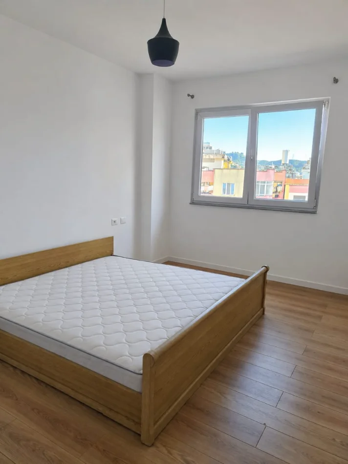 Tirane, jepet me qera apartament 2+1+Ballkon Kati 9, 106 m² 600 € (Yzberisht)