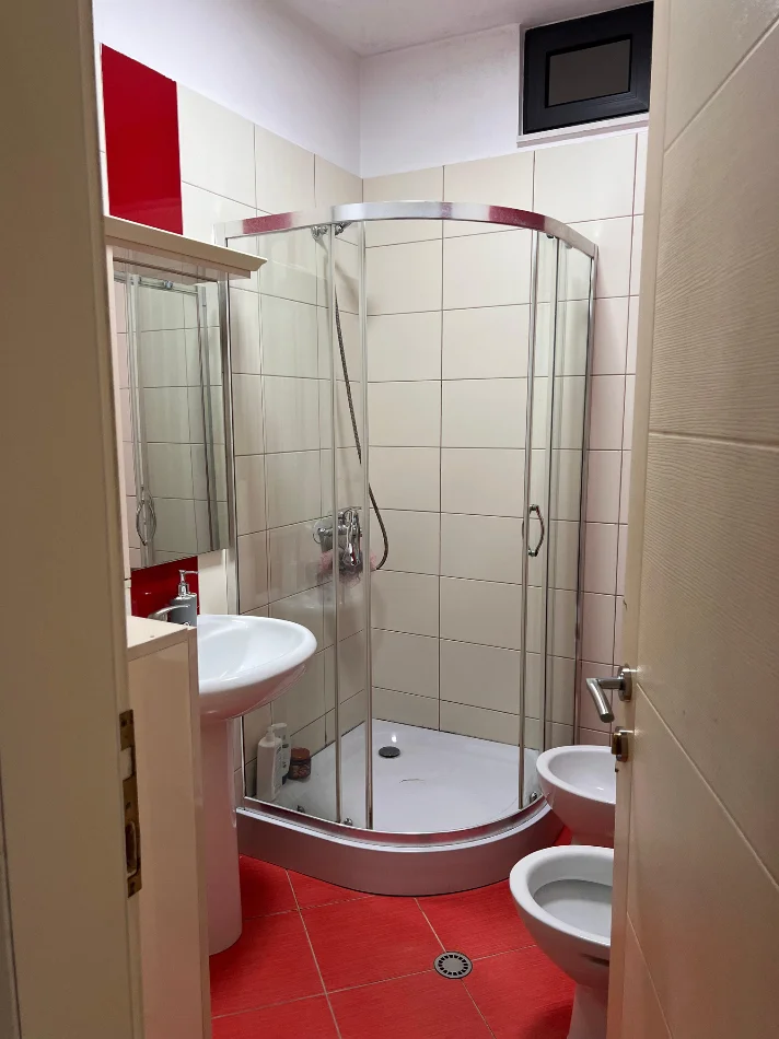 Tirane, shitet 2+1 Kati 3, 125 m² 160.000 € 