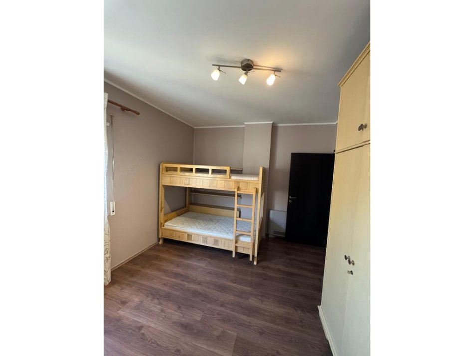 Tirane, jepet me qera apartament 3+1 Kati 4, 750 € 