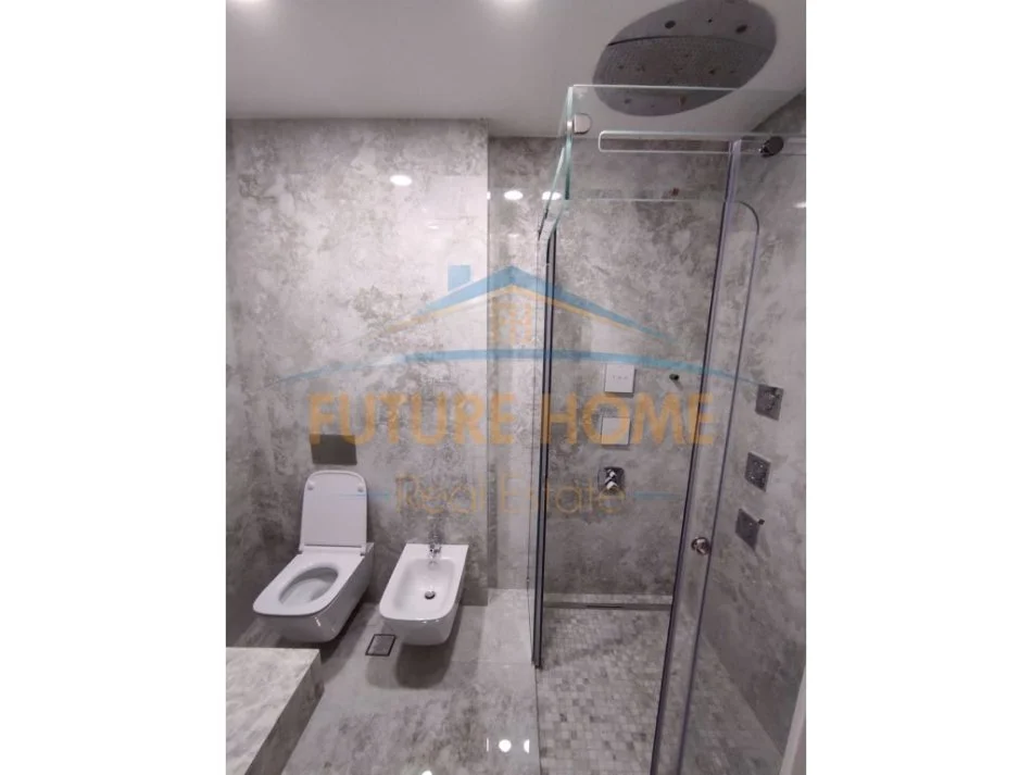 Tirane, jepet me qera zyre Kati 10, 110 m² 1.400 € (RRUGA DONIKA KASTRIOTI)