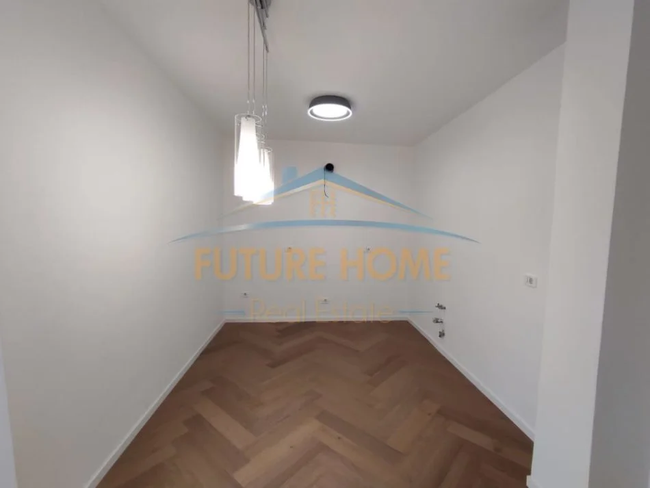 Tirane, jepet me qera zyre Kati 10, 110 m² 1.400 € (RRUGA DONIKA KASTRIOTI)