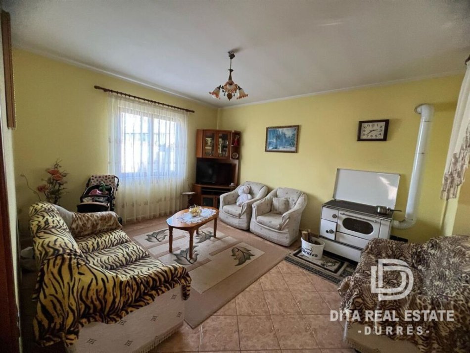 Durres, shitet Vile 5+1+Aneks+Ballkon Kati 2, 1.000 m² 140.000 € (Xhafzotaj)
