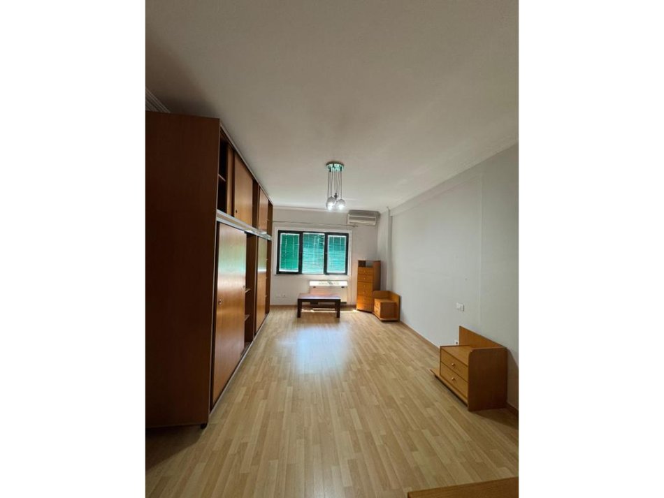 Tirane, jepet me qera apartament 2+1 Kati 8, 106 m² 700 € 