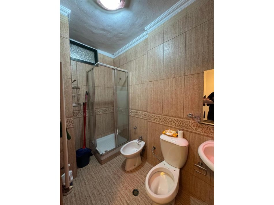 Tirane, jepet me qera apartament 2+1 Kati 8, 106 m² 700 € 