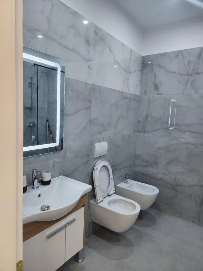 Vlore, jepet me qera apartament 2+1+Aneks+Ballkon Kati 6, 100 m² 600 € 
