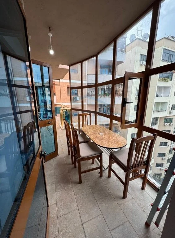 Tirane, jepet me qera apartament 2+1 Kati 9, 105 m² 750 € (Stacioni i Trenit)