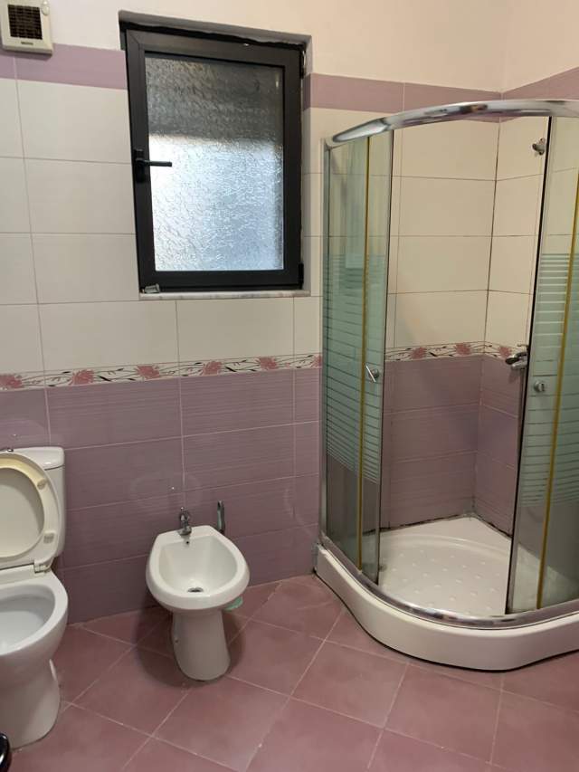 Tirane, jepet me qera apartament 2+1+BLK Kati 4, 85 m² 43.000 Leke (prane Credins Bank)