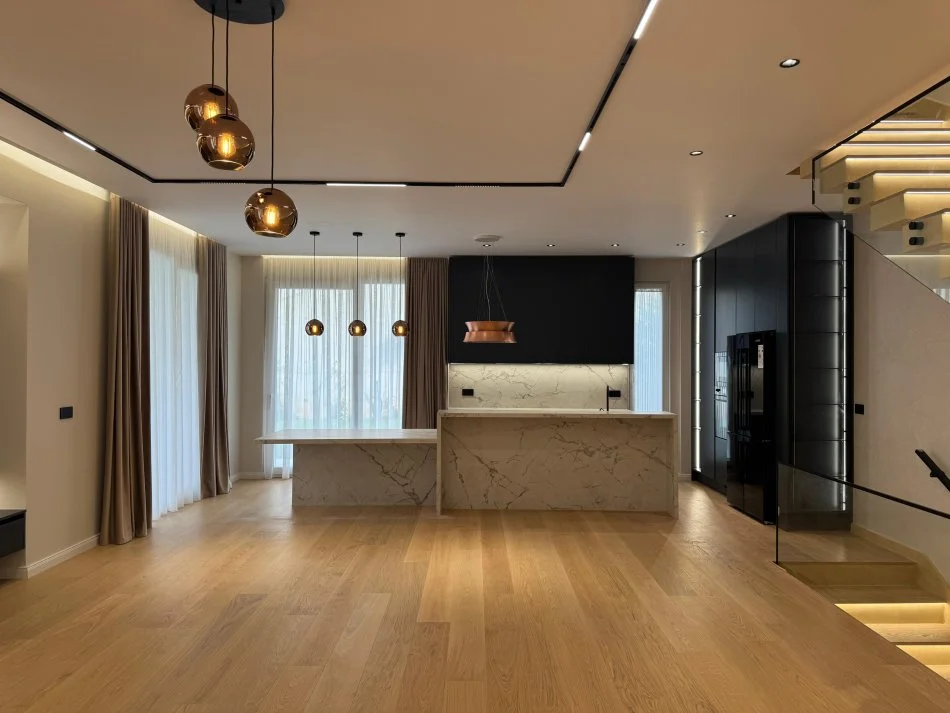 Tirane, jepet me qera Vile 3+1+Ballkon Kati 3, 300 m² 3.500 € (TEG)