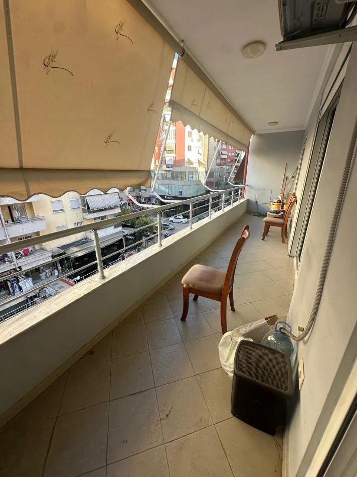 Tirane, jap me qera apartament 2+1+Ballkon Kati 1, 95 m² 620 € (Astir, afer bar Bohem)