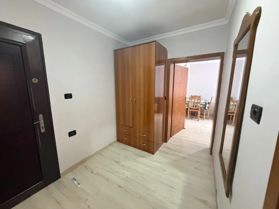 Tirane, jepet me qera 1+1 Kati 5, 70 m² 500 € (Myslym Shyri)