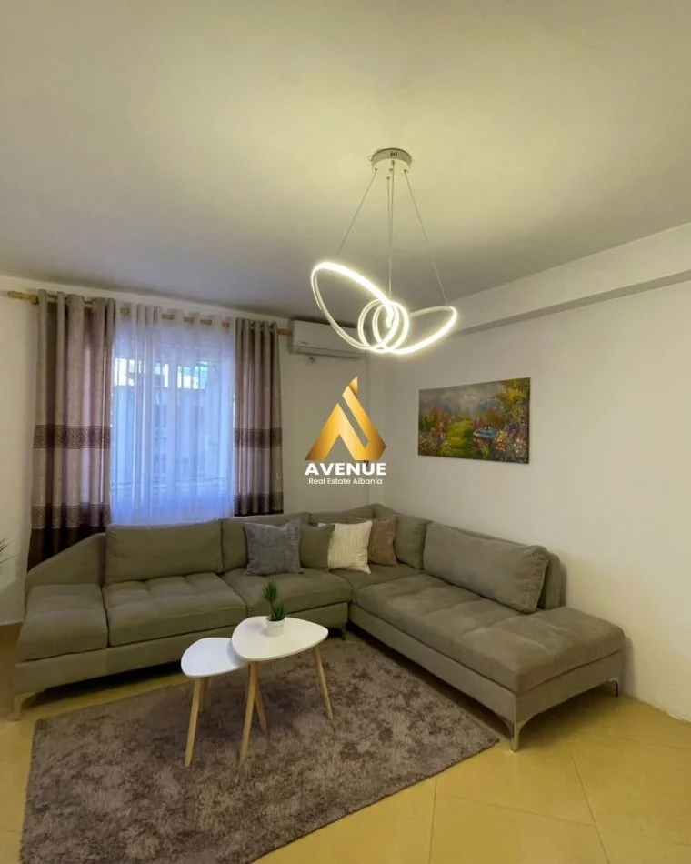 Tirane, jepet me qera apartament 2+1 Kati 4, 83 m² 750 € 