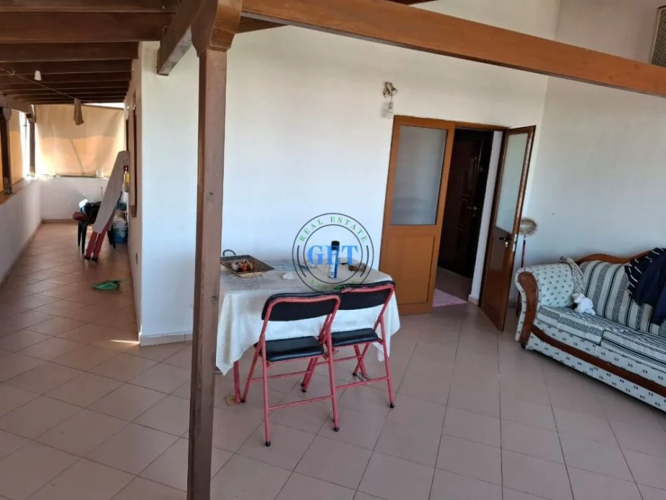 Durres, jepet me qera Kati 3, Shtepi private ,105 m² 350 € (Spitali, Durres)