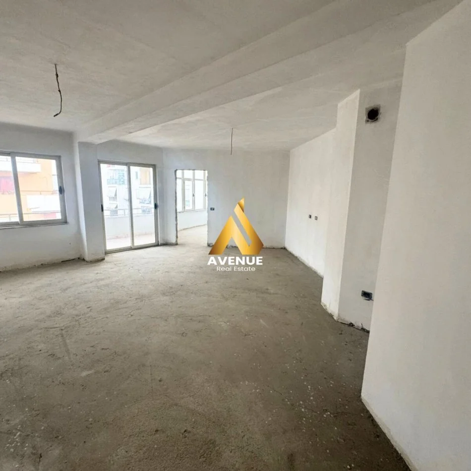Tirane, shitet apartament 2+1+Ballkon Kati 7, 116 m² 133.400 € Yzberisht