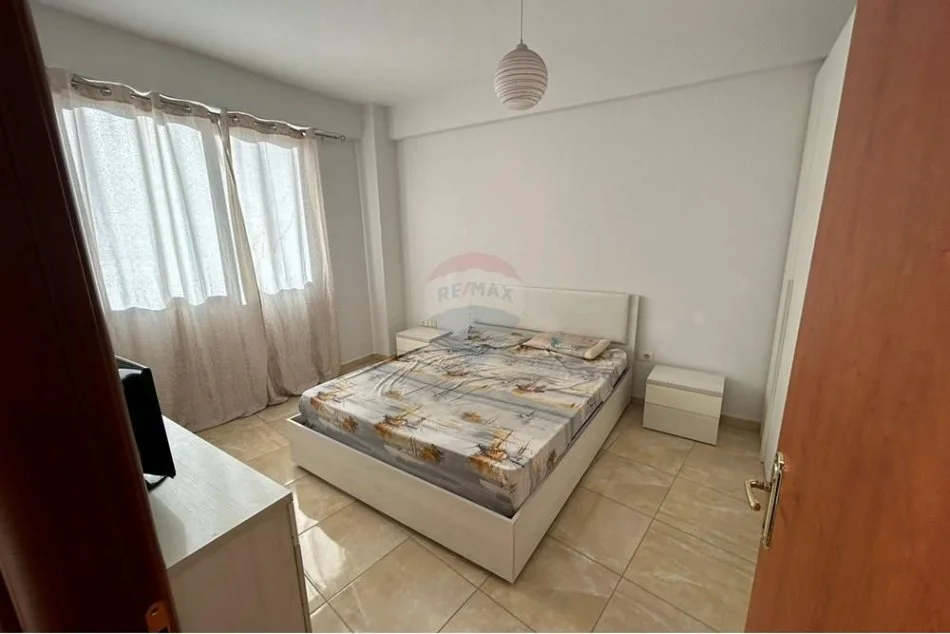 Tirane, jepet me qera apartament 2+1 Kati 5, 65 m² 400 € (Astir)