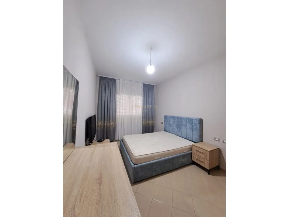 Tirane, jepet me qera apartament 2+1 Kati 3, 450 m² 450 € (Fresk)