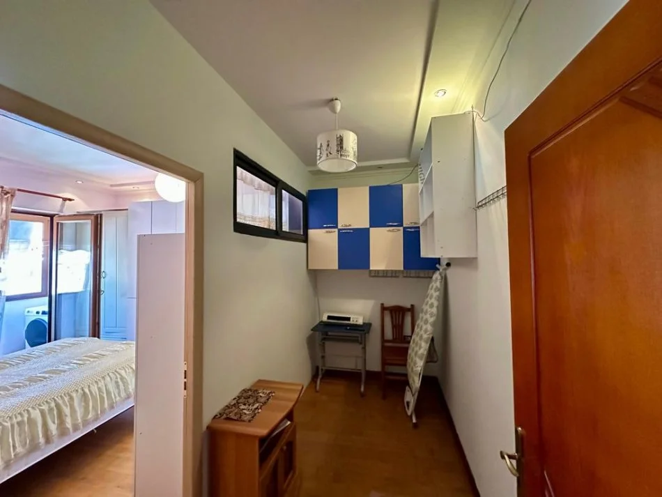 Tirane, jepet me qera apartament 2+1+Ballkon Kati 6, 94 m² 600 € (Vasil Shanto)