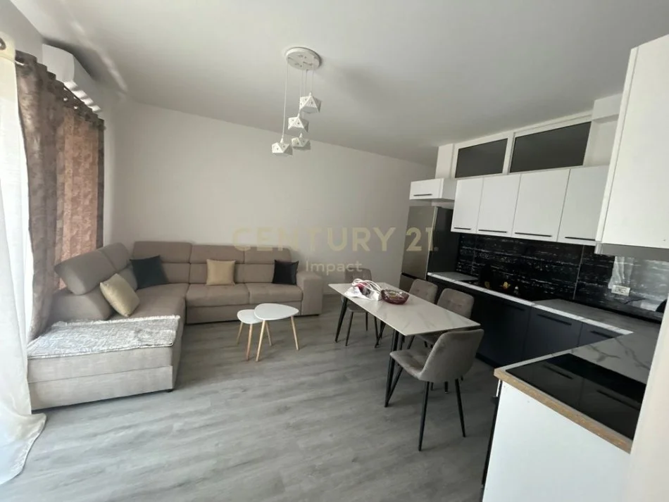 Tirane, jepet me qera apartament 2+1 Kati 3, 78 m² 650 € (5 Maji)
