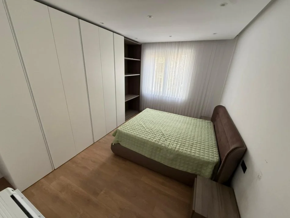 Tirane, shitet Vile 3 Katshe , 517 m² 695.000 € (JO AGJENSI)