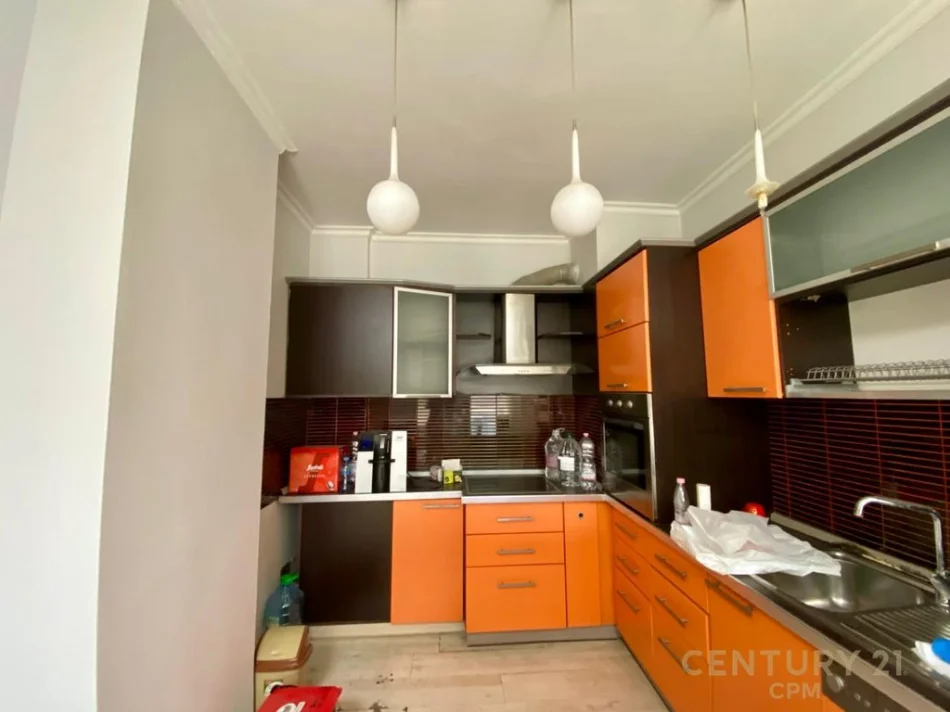 Tirane, shes apartament 2+1 Kati 6, 93 m² 200.000 € (21 Dhjetori)