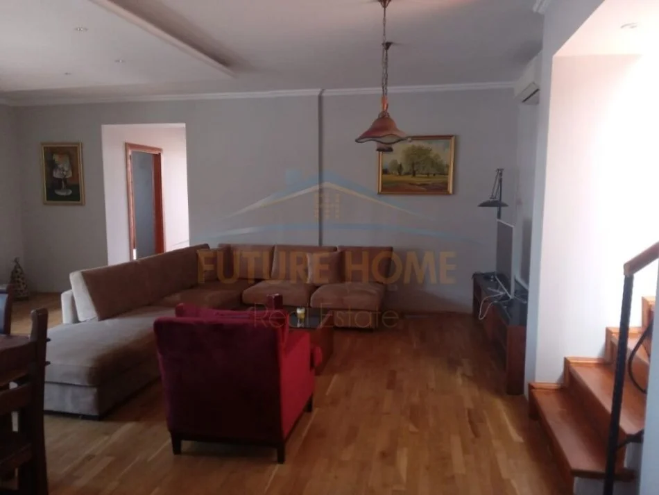 Tirane, shitet apartament 2+1+Ballkon Kati 4, 180 m² 604.500 € (rruga durrsit)